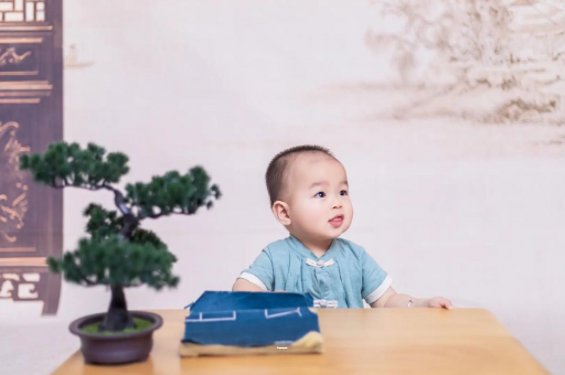 儋州三个月宝宝抬头不稳 儋州三个月宝宝抬头不稳